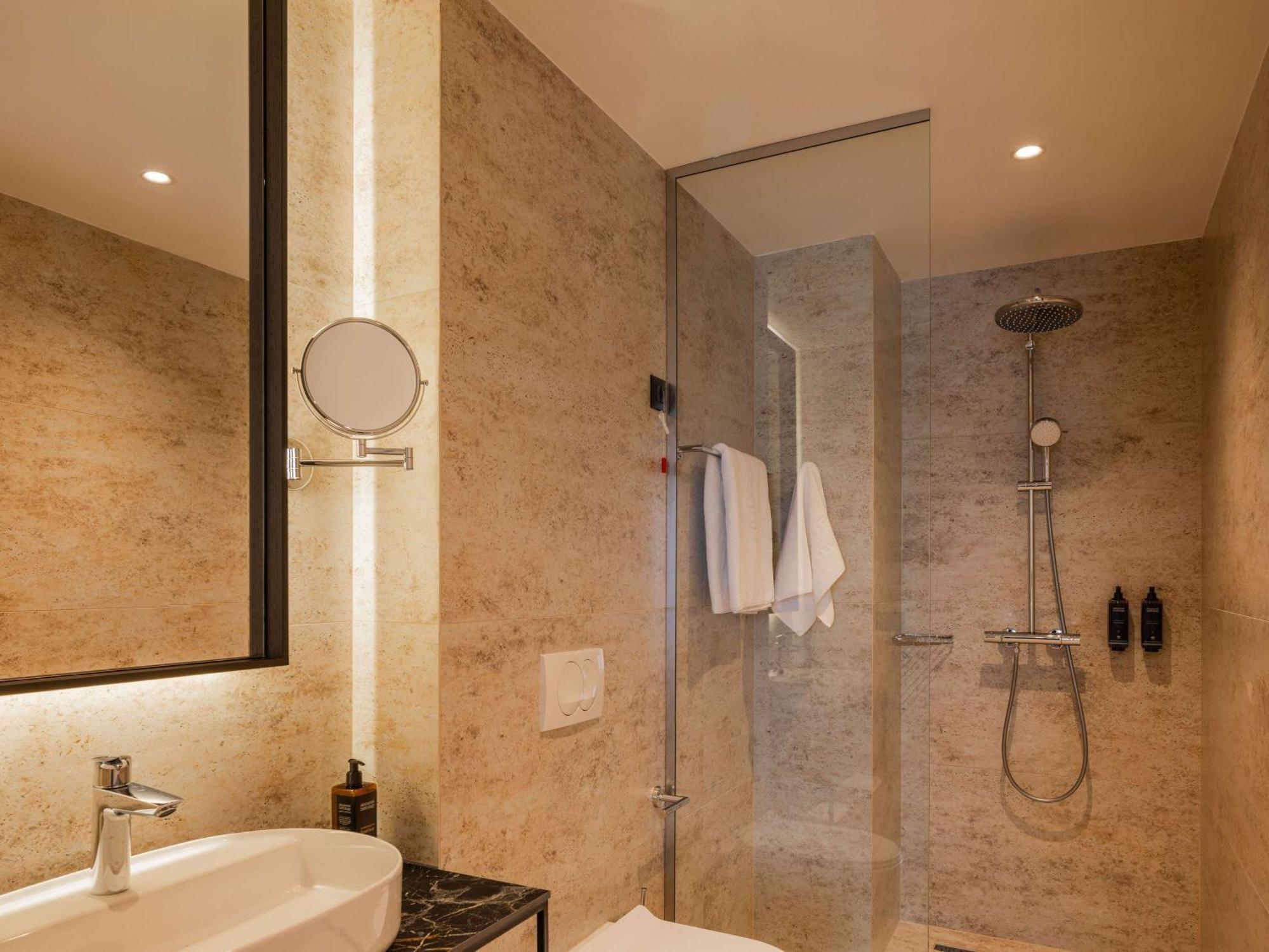 Mercure Prishtina City Prisztina Zewnętrze zdjęcie